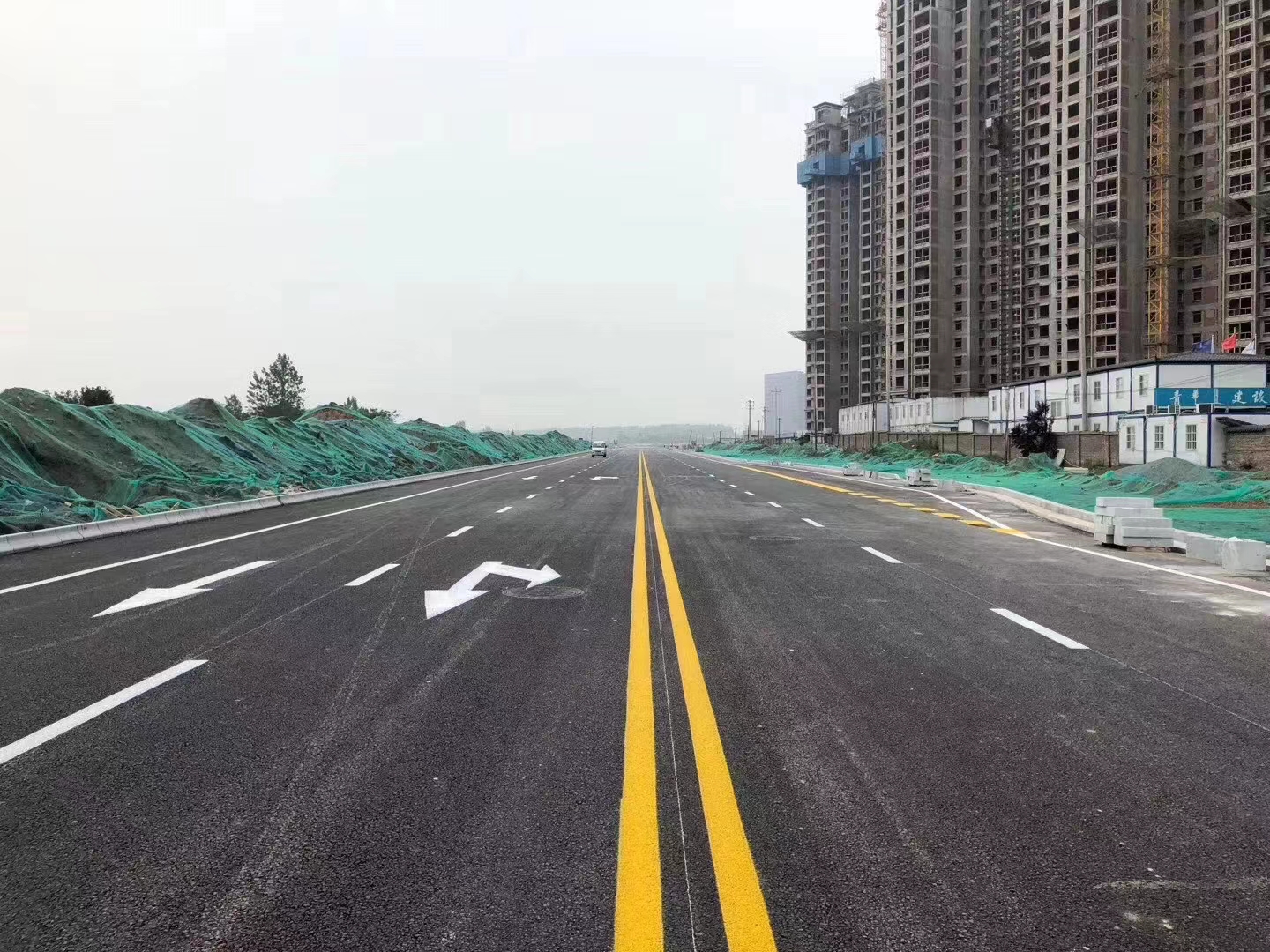 陜西公路施工-咸陽機(jī)場項(xiàng)目