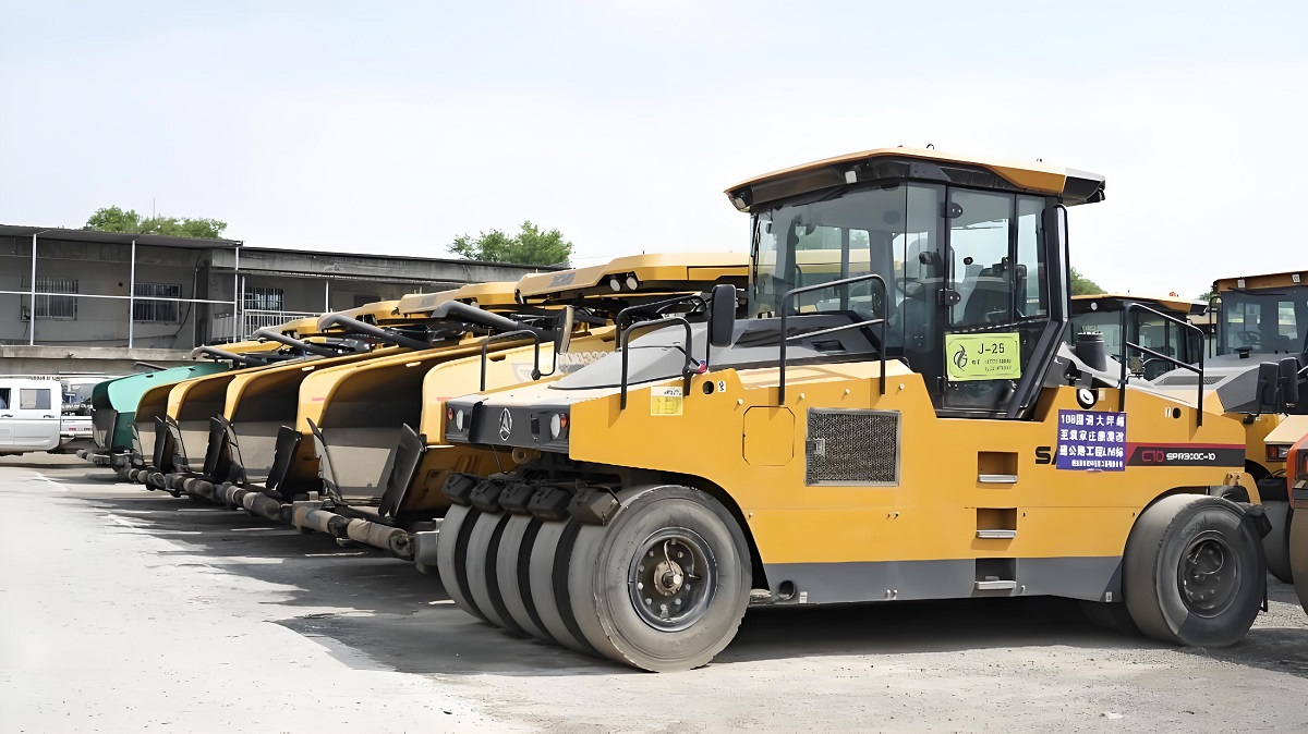小型壓路機(jī)